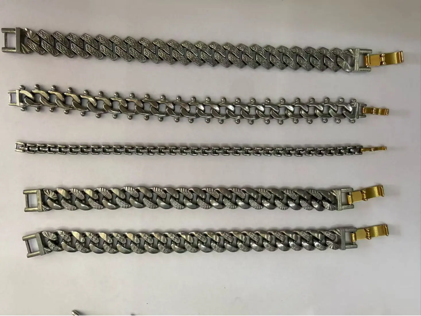 Waarom sieraden van zinklegering de slimme keuze zijn voor moderne modemerken Waarom sieraden van zinklegering de slimme keuze zijn voor moderne modemerken