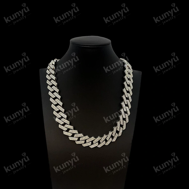 Trendy Cubaanse streetwear choker Trendy Cubaanse streetwear choker